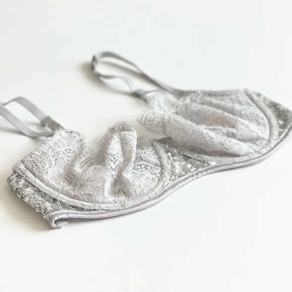 32D Victoria’s Secret gray sequin lace bra - Picture 3 of 3